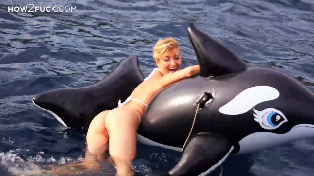 женщина и дельфин секс порно видео