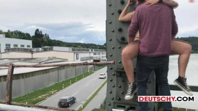 Порно на улице под мостом: смотреть видео онлайн